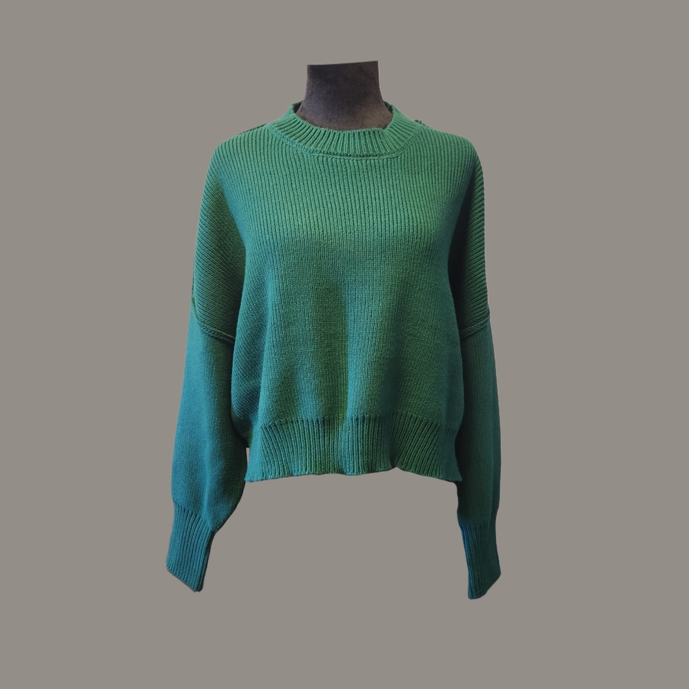 Double Zero Green Sweater Cropped Box Cut Size Medium New (D20)